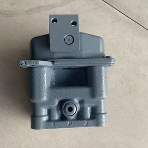 Pilot Valve 9107264 for Hitachi Excavator EX100-3 EX120-3 EX200-2 EX200-3 EX220-3 EX300-3 EX400-3 EX450H-5 EX550 EX750-5